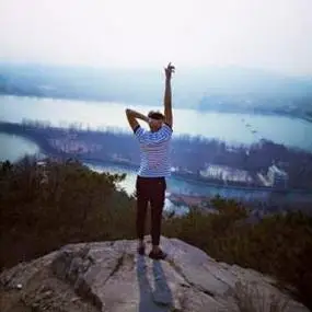 qq型男头像背影 男生头像图片大全 -【爱个性】