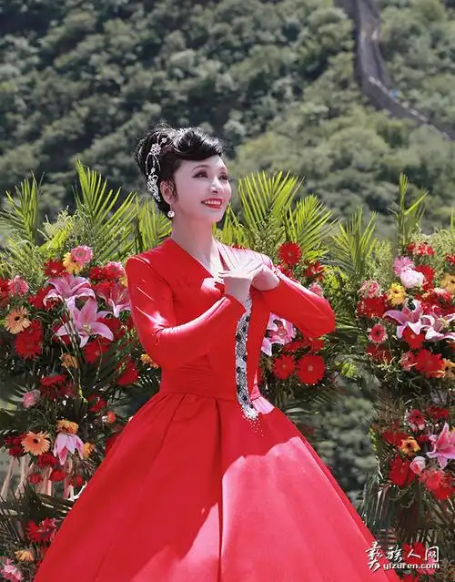 苏都阿洛,彝族,中央民族歌舞团女高音歌唱家.