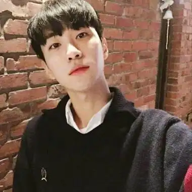 2018微信帅哥头像清新帅气有个性 一路撒着小星星向你靠近分享!