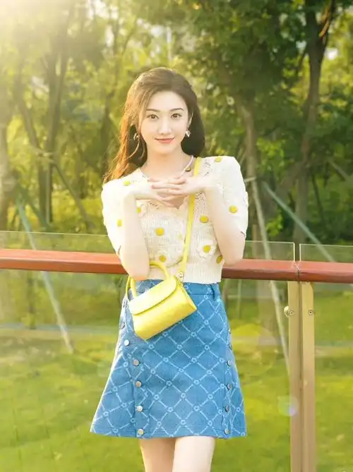 景甜高清生活照曝光,肤白貌美大长腿,张继科根本配不上她! - 知乎