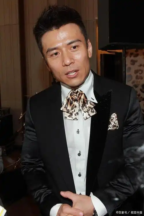 唐文龙,一个有颜值却不红的香港男星!