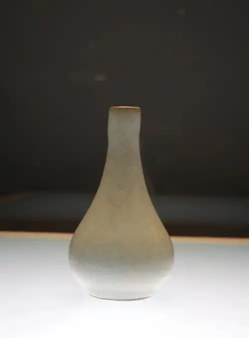 南宋官窑青瓷胆式瓶(中国大陆私人收藏)