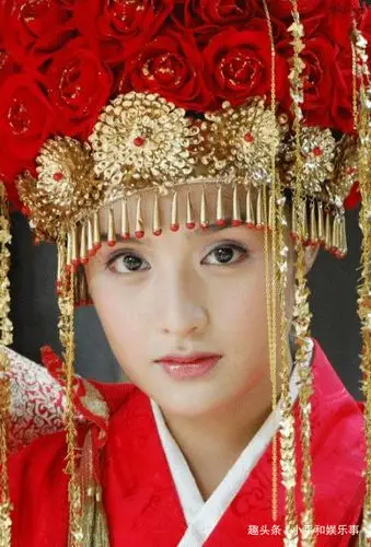 原创 她17岁登上春晚,21岁却选择裸婚嫁给小演员,如今丈夫终成影帝!