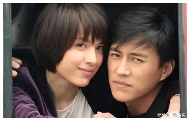 老干部靳东与江珊姐弟恋未果后娶二婚娇妻家庭幸福美满