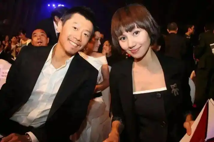 回顾嫁娶同学的明星夫妻从校服到婚纱都是青梅竹马羡慕哪对