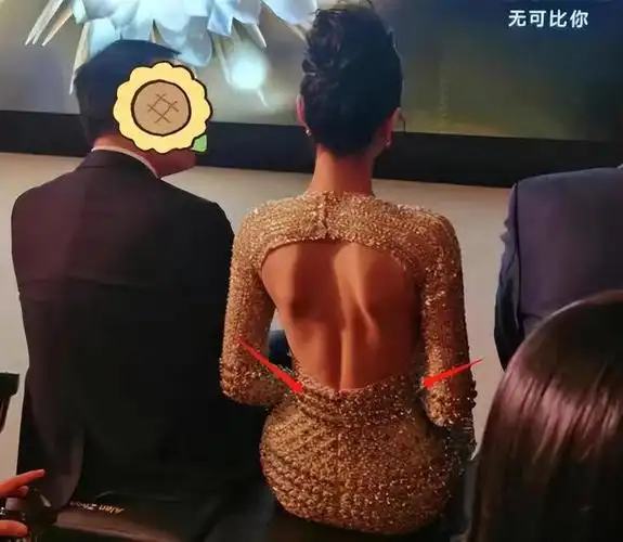 迪丽热巴终于公开露面活动造型美翻肚子意外成为焦点