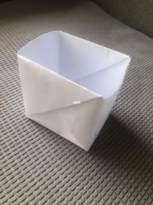 教你如何使用一张a4纸做一个硬卡套收纳盒