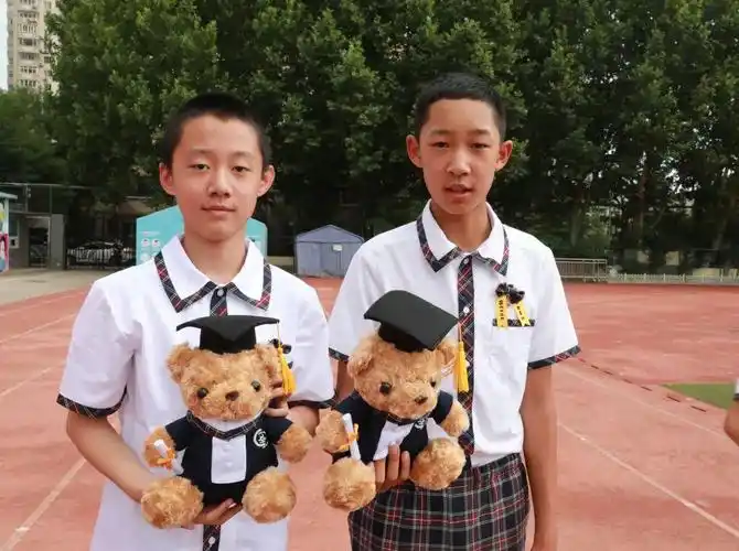 少年乘风起 未来皆可期—首都师范大学附属育新学校六年级毕业典礼