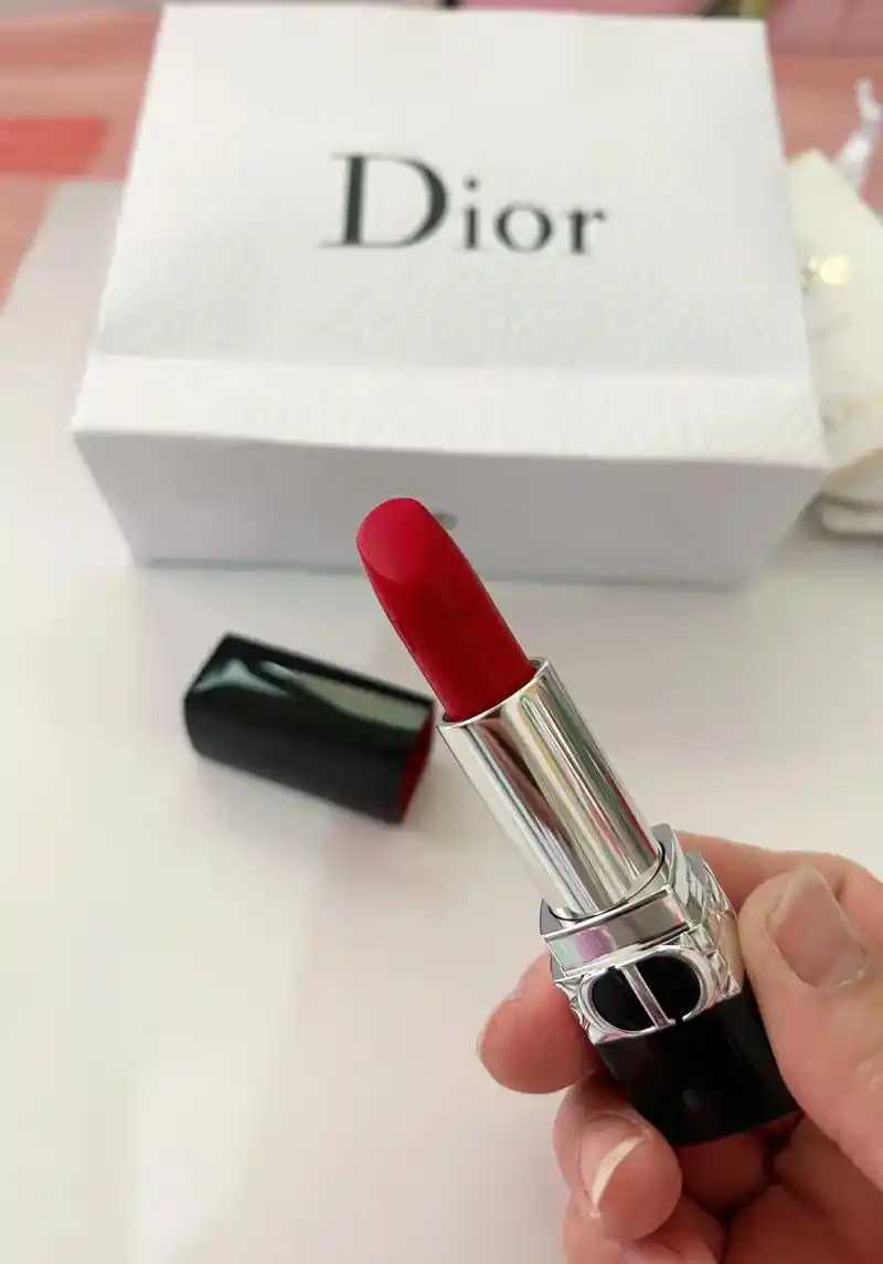 春天的第一支口红96,一色难求,迪奥哑光999,找到你原来如 - 抖音