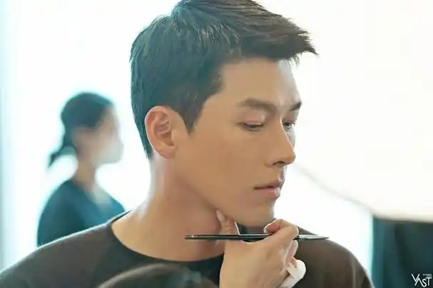 国民级巨星玄彬以及孙艺珍自从被dispatch (d社)抓包约会证据照,双双