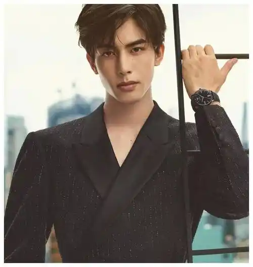 宋威龙的高级颜值,让人动容,不禁赞叹!_演技_身材_明星