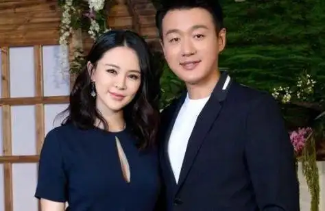 他娶了自己的女老师8年生下3个孩子如今39岁成这样