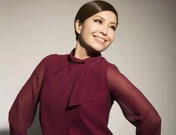 最上镜亚洲小姐,结婚13天失去挚爱,人生如戏说的就是她_伍咏薇_翁江培