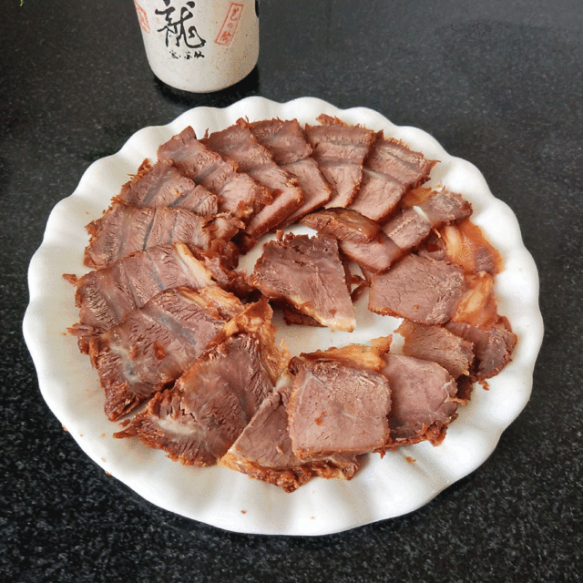 酱牛肉做法一绝,肉酥筋软,味道香,秘诀告诉你