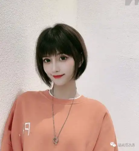 2021流行半圈短发