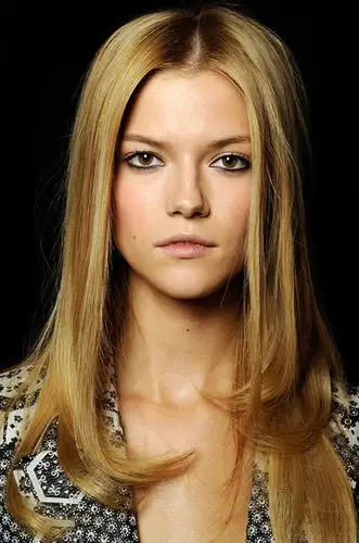 4款欧美流行新发型 新年足够抢眼(3)