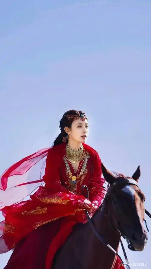 《东宫》彭小苒的一袭红衣九公主,我被惊艳到了,果断转发