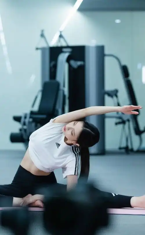 都是首先准备好的,但是也有一些私服很有时尚感的女星,就好比宋妍霏了