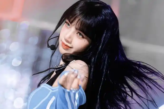 拥有两个百万直拍的成员06(pink venom直拍已300万)#lisa黑长直造