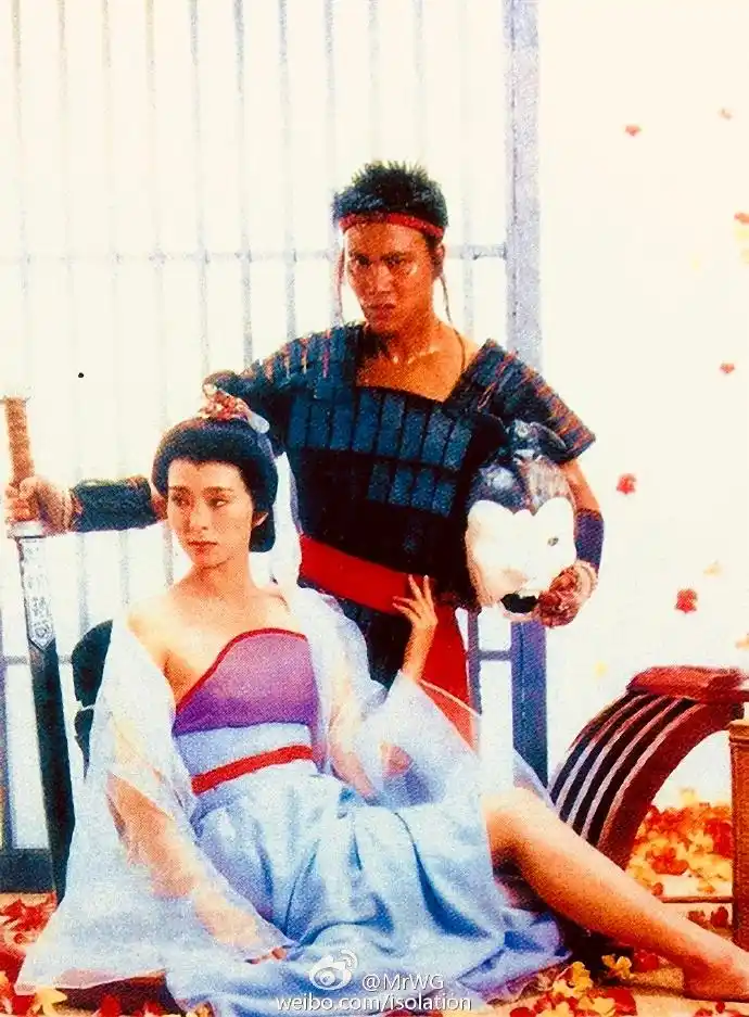 独家扫描#1984年"an amorous woman of tang dynasty"片场,手持昆仑