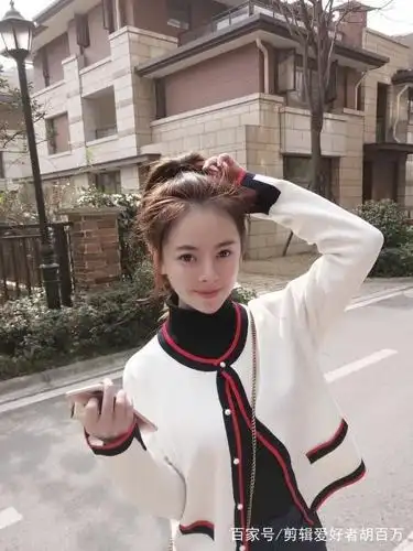 《长江七号》中有三个女扮男装,如今个个貌美如花