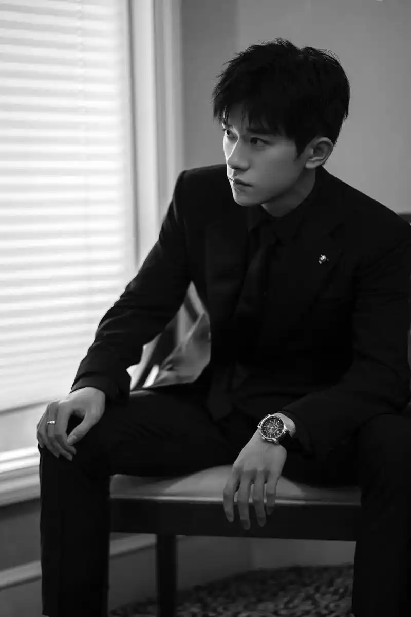 「壁纸分享」易烊千玺精美手机壁纸,你喜欢哪张?