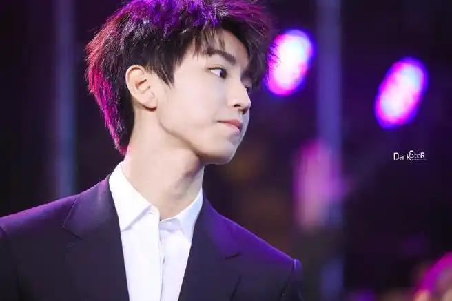 晚安,小凯  @tfboys-王俊凯  cr.logo