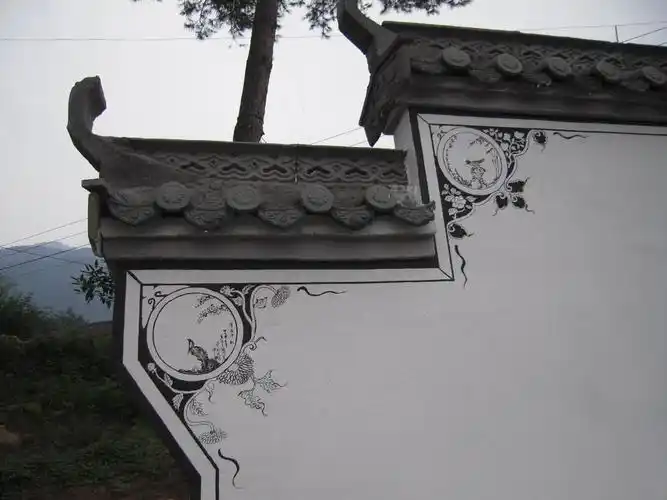 去年夏天跟父亲大人一起绘制马头墙小型壁画