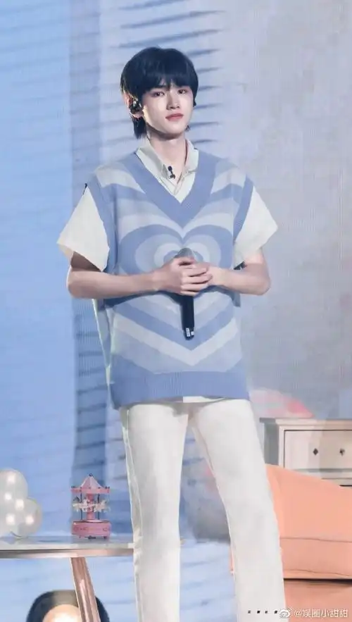 宋亚轩摄影师怎么还没来打我##夏日少年派