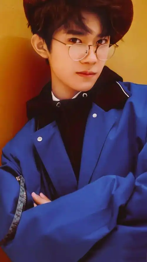 易烊千玺可盐可甜的 世界第一初恋