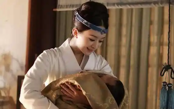 赵丽颖产后好悠闲,化身小迷妹为《街舞》打call,带孩不忘追综艺_节目