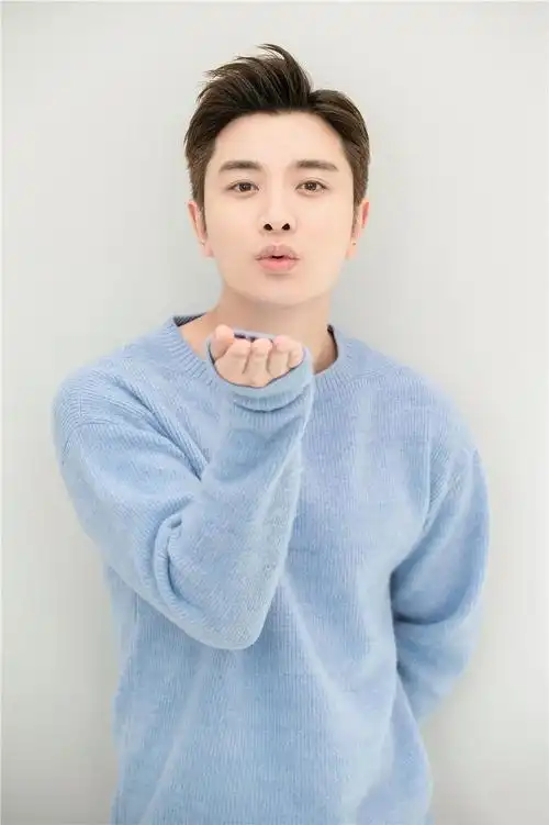 贾乃亮写真 温暖清新一股暖流