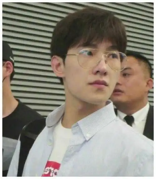 明星卸了妆,董卿像路人,杨颖禁得起考验,黄子韬倒是挺可爱!