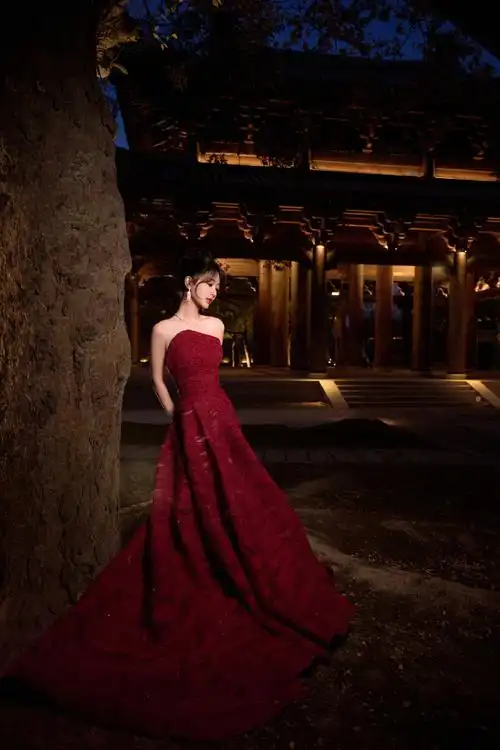 gq红毯#今晚是红色的紫75大红大紫75 7575#杨紫 夜色玫瑰