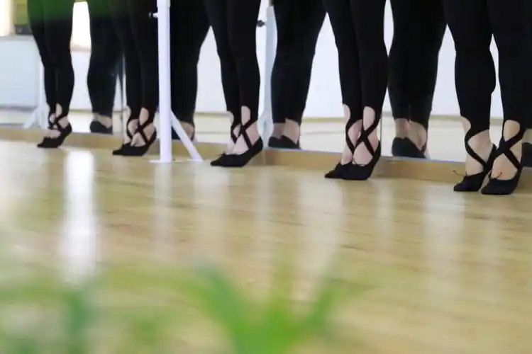 谷兰形体礼仪训练——自信的你最美!