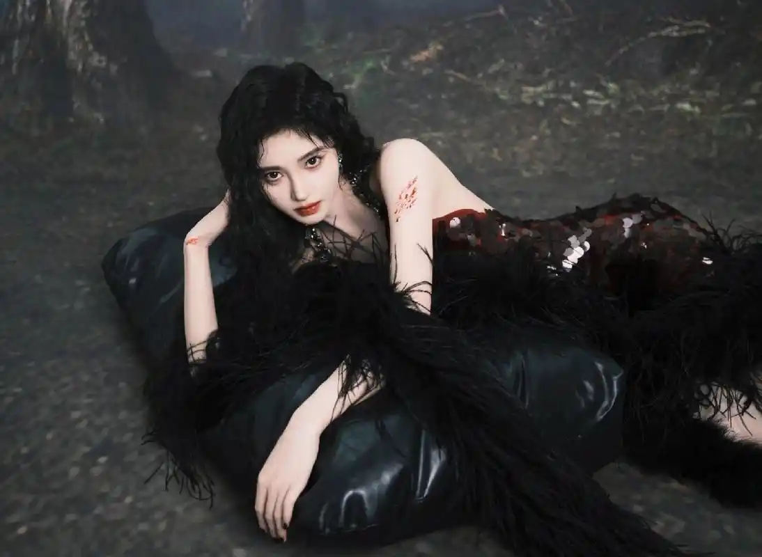 鞠婧祎温柔御姐女生必备头像99快来收藏