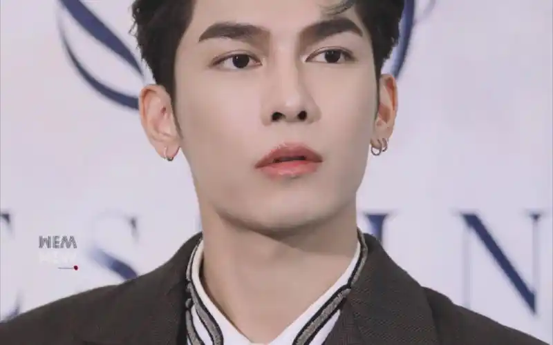 【mewgulf缪糕】201205 缪苏帕西装大背头太帅了 绝了_哔哩哔哩 (゜