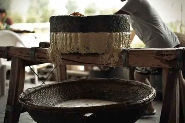 磨豆子煮豆浆最原始的做法过程