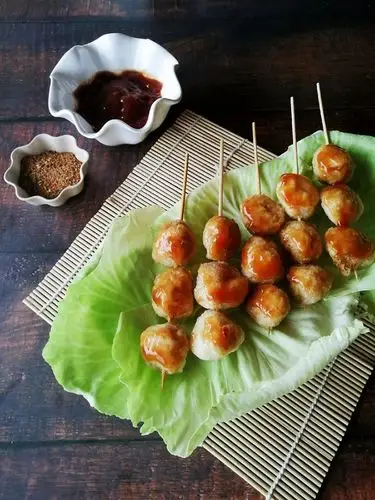 炸鱼丸串串的做法_炸鱼丸串串怎么做_美食杰