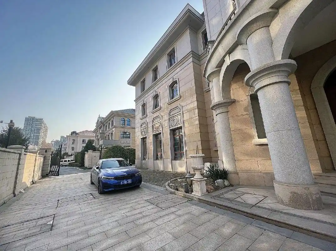 北京二环带泳池,独栋精装修,千平别墅!