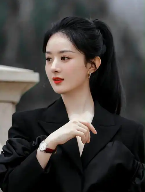 赵丽颖高马尾西装造型真是太漂亮了,妥妥的又酷又飒霸道女总裁呀