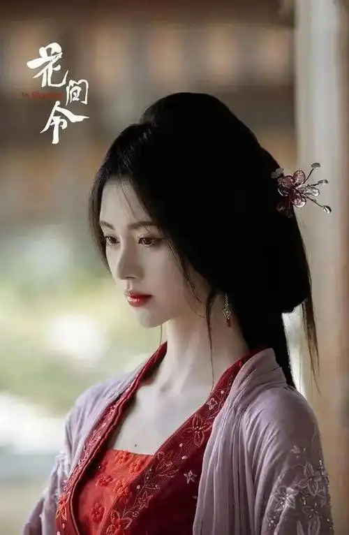 鞠婧祎新剧妆造被吐槽单一网友恶搞p掉刘海却露出大脸盘子