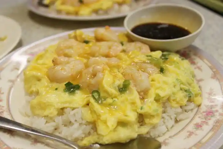 滑蛋虾仁饭  ￥6.72元/份 已售3份