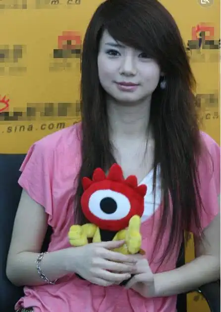 戚薇的家庭背景有多强大