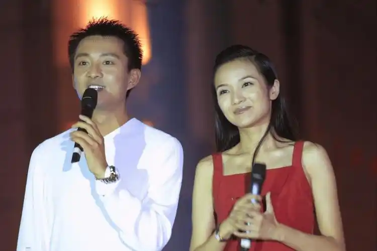 管彤:与韩红传绯闻,41岁结婚,42岁高龄生子,现在过得怎样了?