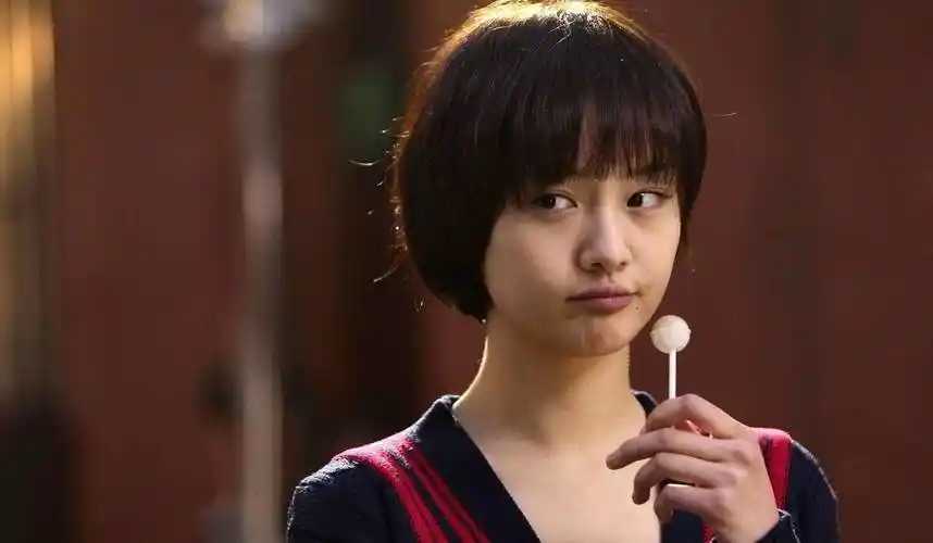 刚出道时的样子,最后一个简直是老天爷赏饭吃_赵露思_迪丽热巴_郑爽