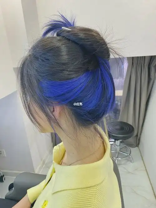 挂耳染蓝色_发型_挂耳染_时尚_发型