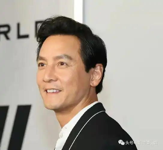 吴彦祖晒贾玲合影,没p图!