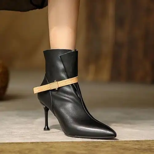 爱上这款尖头高跟细跟短靴7878