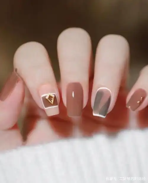 显白秋冬美甲|握住最温柔的秋日色彩